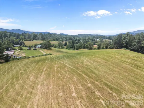 1305 Halltown RD, Spruce Pine, NC 28777