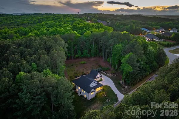 100 White Fawn CIR, Granite Falls, NC 28630
