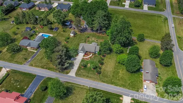 183 Devon LN, Statesville, NC 28625