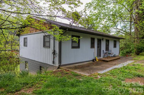 57 Gribble RD, Franklin, NC 28734
