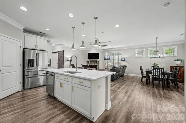 122 Boatwright LN, Mooresville, NC 28117