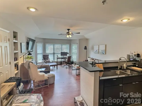 513 N Graham ST, Charlotte, NC 28202