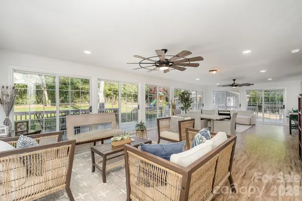 8823 Dartmoor PL, Mint Hill, NC 28227