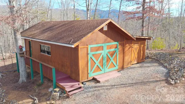 288 Rebel DR, Hot Springs, NC 28743