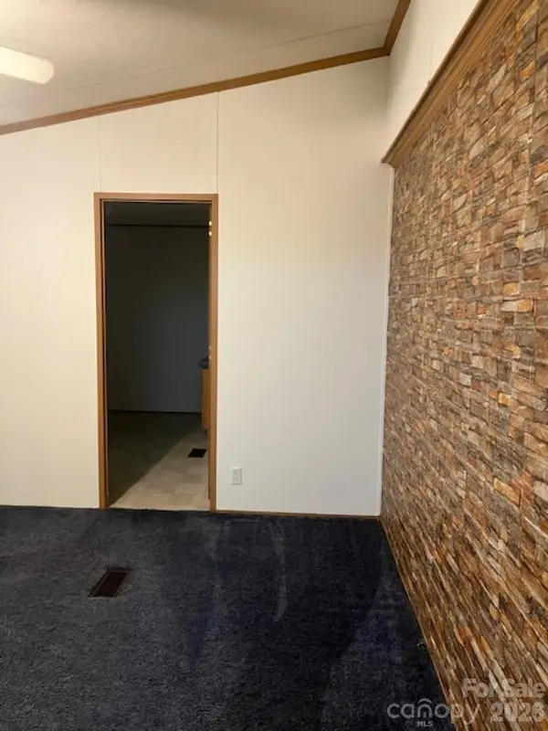 50 E Wabash DR, Sylva, NC 28779