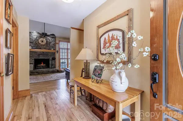 97 Covered Bridge RD, Stecoah, NC 98771
