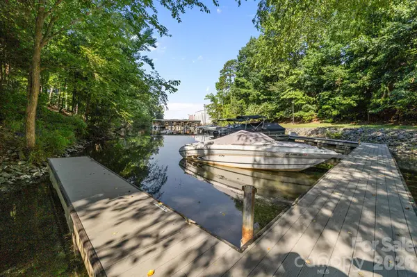 13934 Kings Carriage LN, Charlotte, NC 28278