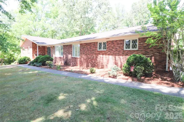 112 Forest AVE NE, Valdese, NC 28690