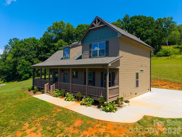 50 Fairview ST, Franklin, NC 28734