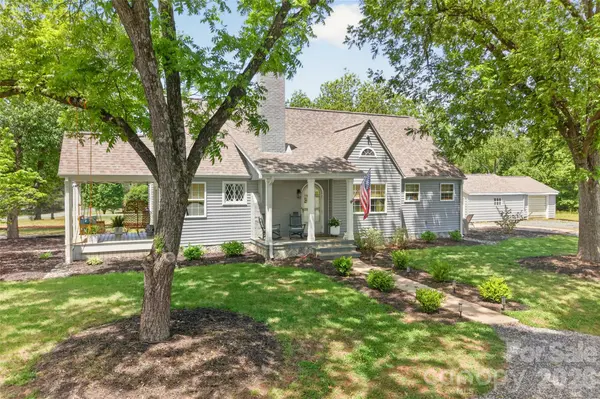 581 Hicks Creek RD, Troutman, NC 28166