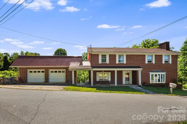 284 Chestnut ST, Mars Hill, NC 28754