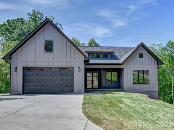 18 Erin Glen CT, Fairview, NC 28730