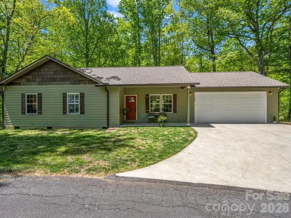 135 Half Moon LN, Brevard, NC 28712