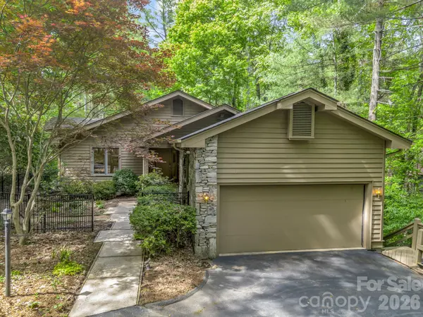 118 Timber Creek RD, Hendersonville, NC 28739