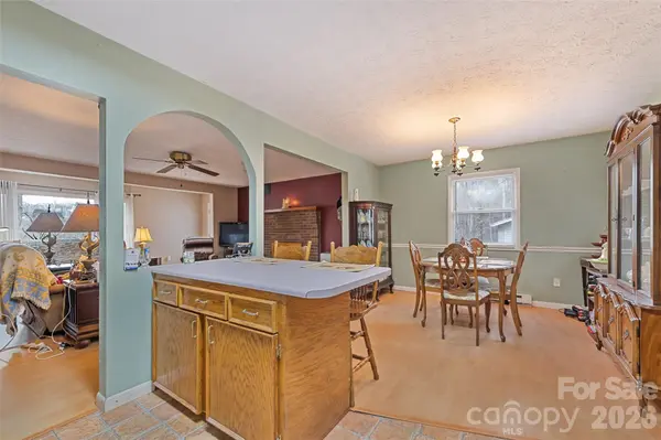 41 Vista DR, Clyde, NC 28721