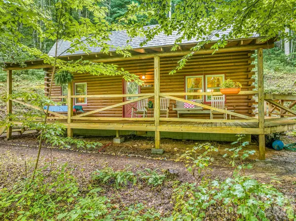 51 Spruce ST, Maggie Valley, NC 28751