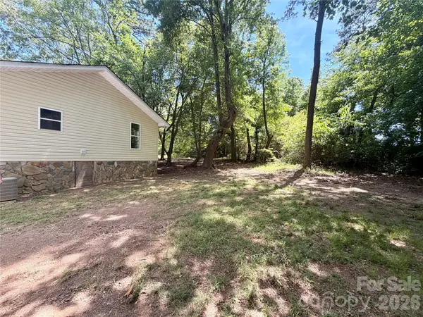 3910 Oakwood CIR, Iron Station, NC 28080
