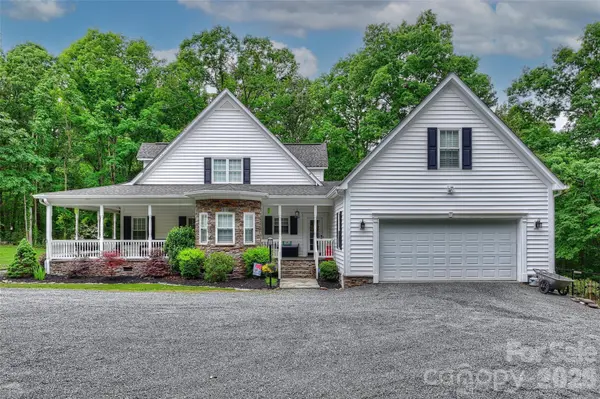 9470 Hutchinson LN, Charlotte, NC 28216