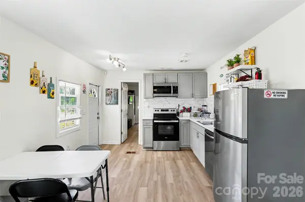 9937 Harwood LN, Charlotte, NC 28214