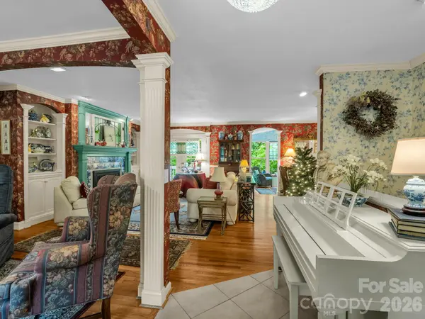 57 Tate LN, Tryon, NC 28782