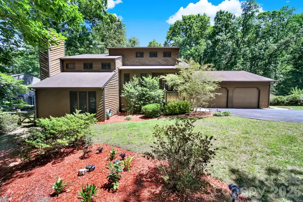 11510 Gelding DR, Charlotte, NC 28215