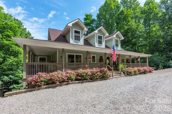 78 Spellbound RD, Waynesville, NC 28785