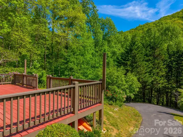 110 Wyoming DR, Sylva, NC 28779