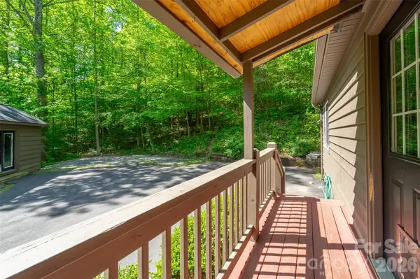 110 Wyoming DR, Sylva, NC 28779