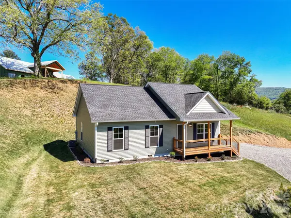 373 Barefoot RDG, Clyde, NC 28721