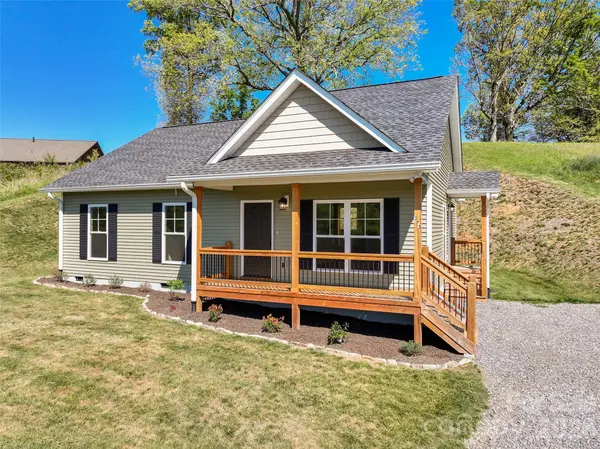 373 Barefoot RDG, Clyde, NC 28721