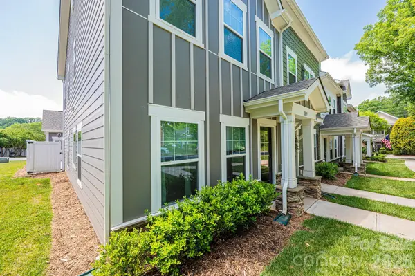 1809 Edgewater DR NW, Conover, NC 28613