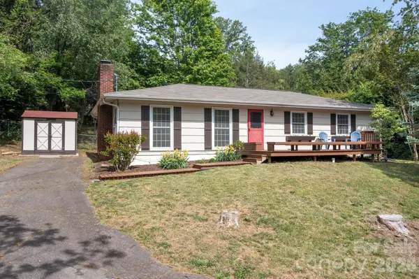 34 Wolfe Cove RD, Asheville, NC 28804