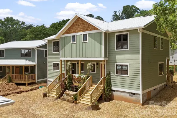 11 Fireside DR, Asheville, NC 28806