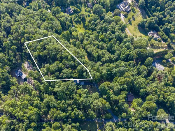 000 Mountain Laurel LN, Fletcher, NC 28732