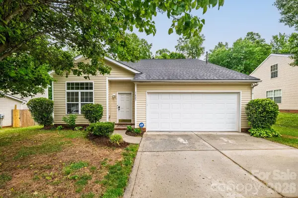 1423 Quail ST, Charlotte, NC 28214
