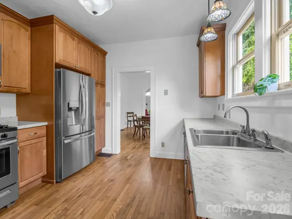 1534 Kensington RD, Hendersonville, NC 28791
