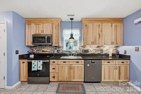 1118 Slate Ridge RD, Matthews, NC 28104