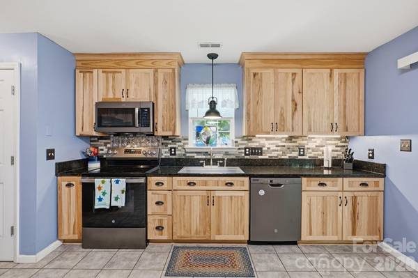 1118 Slate Ridge RD, Matthews, NC 28104
