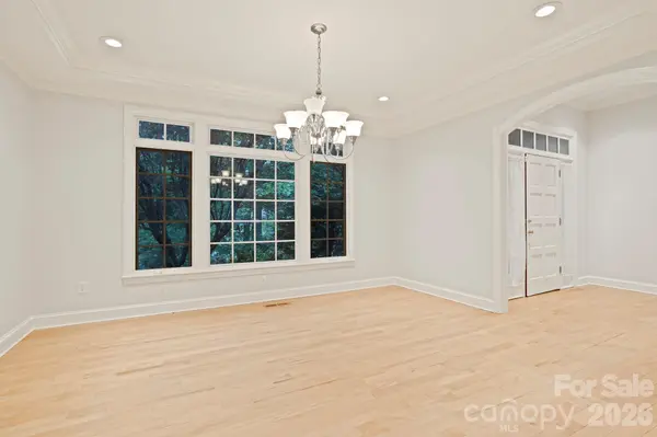 132 Berry Creek DR, Flat Rock, NC 28731