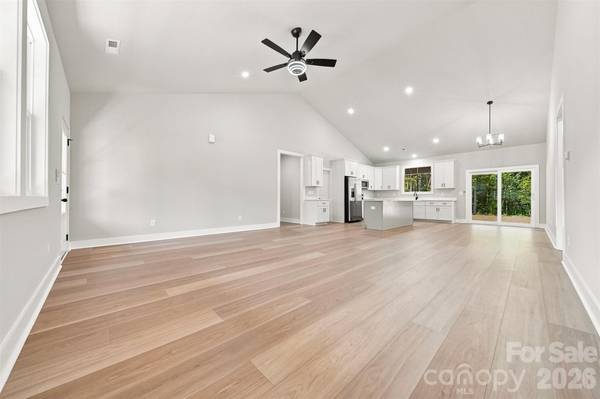 2435 Kimberly AVE, Morganton, NC 28655