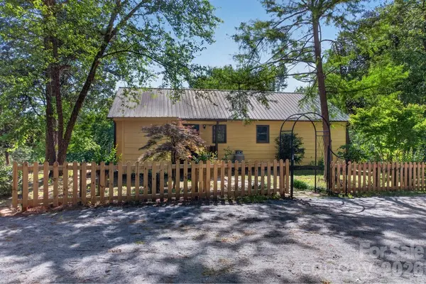 3205 Collinsville RD, Columbus, NC 28722