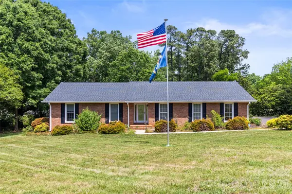 139 Woodhaven LN, Mocksville, NC 27028
