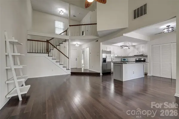 9235 N Vicksburg Park CT, Charlotte, NC 28210