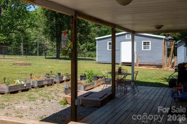 828 Jamestown RD, Morganton, NC 28655