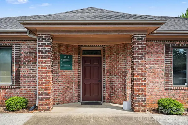 1913 J N Pease PL #201, Charlotte, NC 28262
