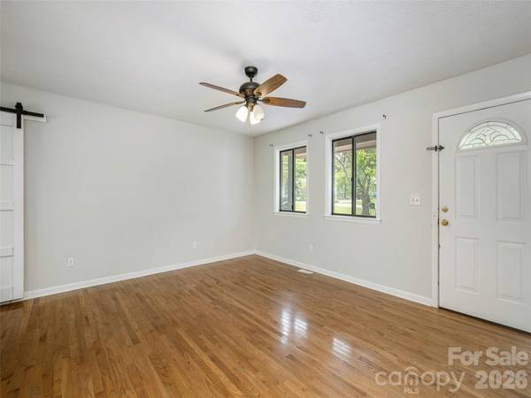126 Upward Acres ST, East Flat Rock, NC 28726
