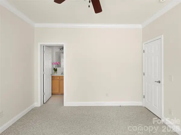 1 Hedgerose CT #B, Asheville, NC 28805