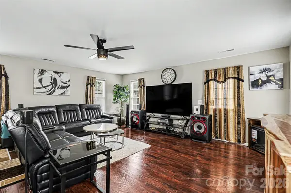 306 Cayman WAY, Charlotte, NC 28217