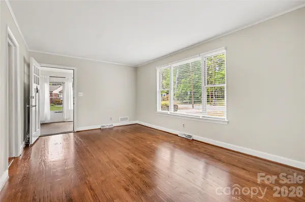 3231 Eastwood DR, Charlotte, NC 28205
