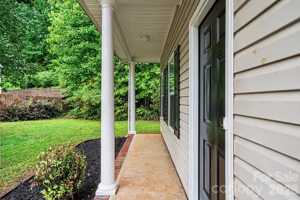 6116 Firethorne LN, Concord, NC 28025